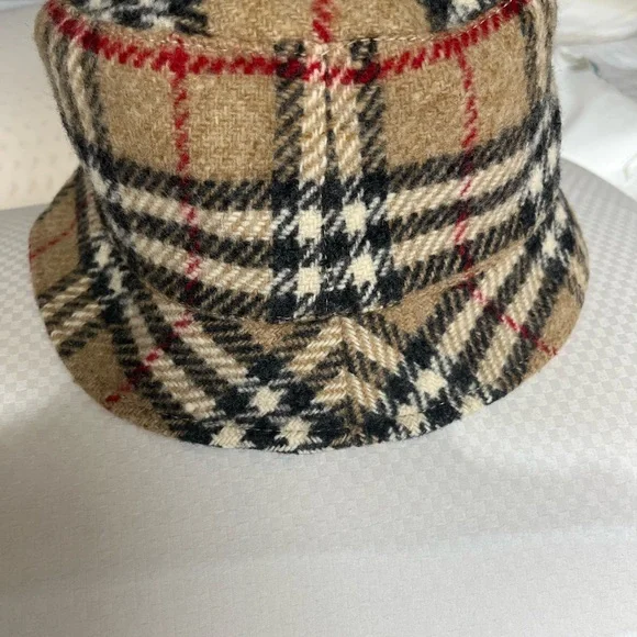 BURBERRY Nova Check Bucket Hat - Picture 8 of 10